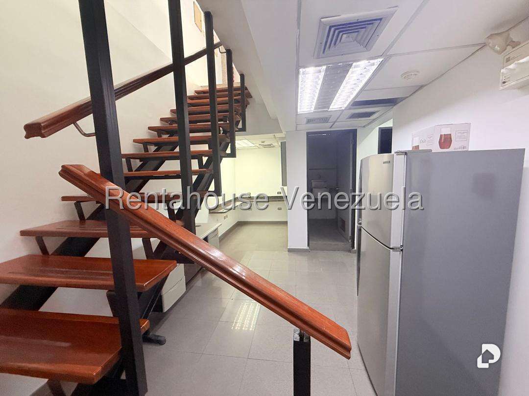 Local comercial en La California Norte, Caracas – 16