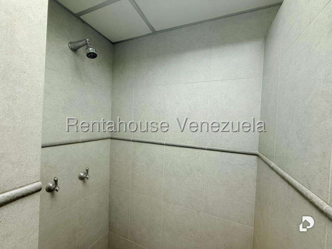 Local comercial en La California Norte, Caracas – 19