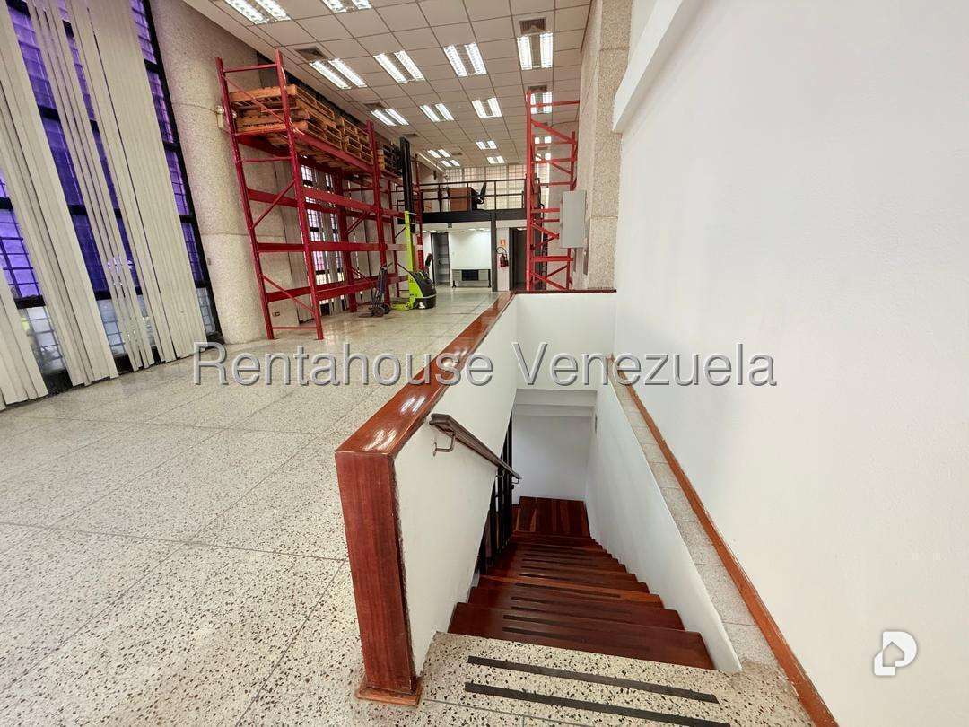 Local comercial en La California Norte, Caracas – 15