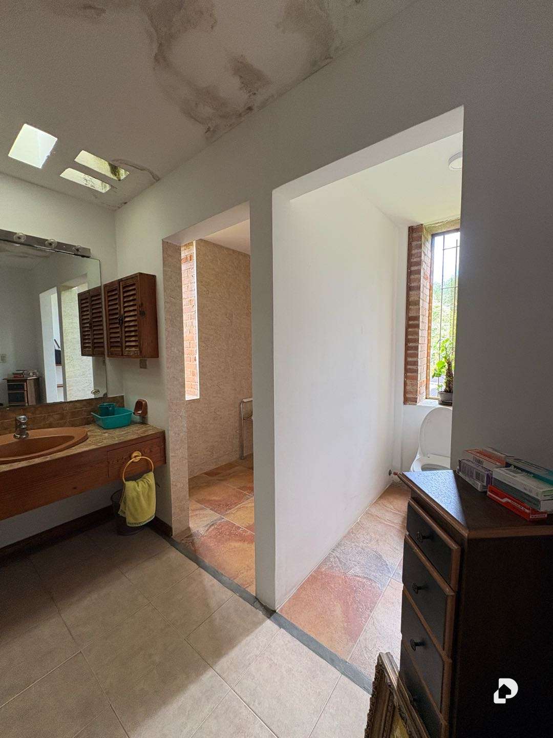 House in La Lagunita, Caracas – 13