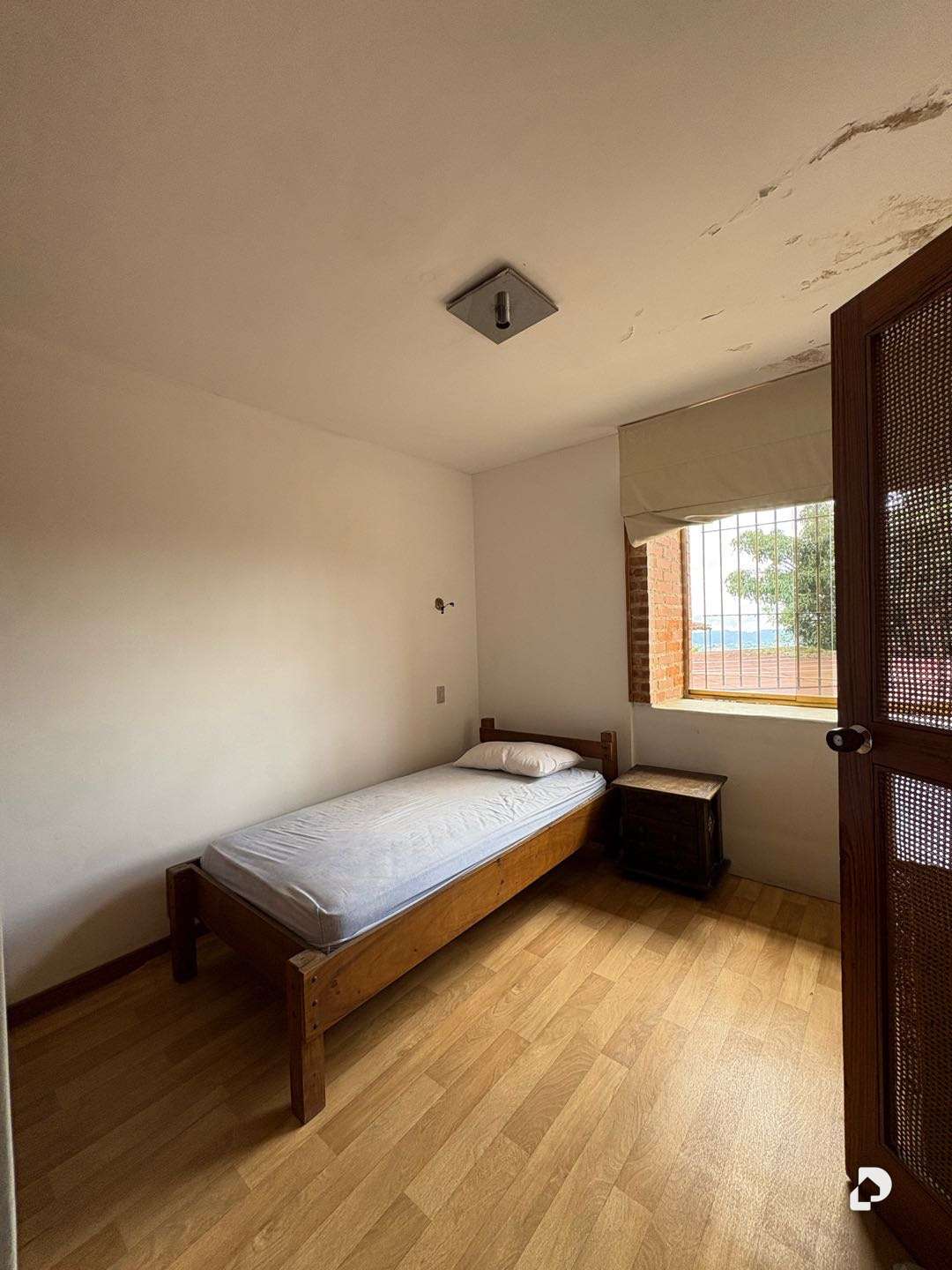 House in La Lagunita, Caracas – 18