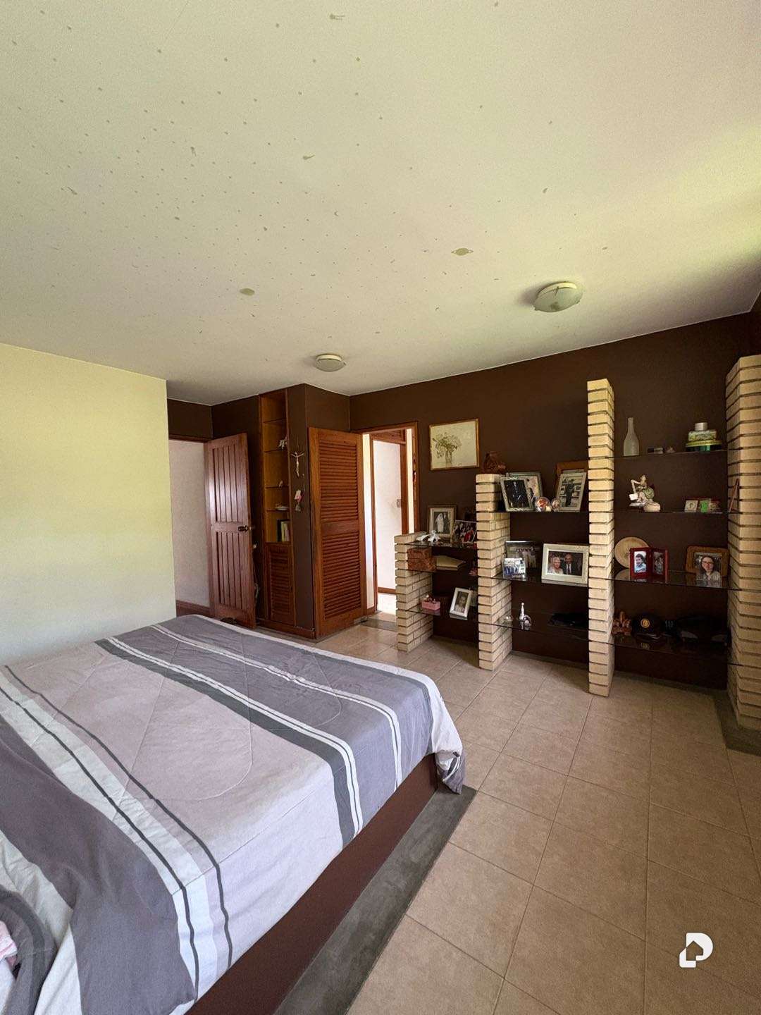 House in La Lagunita, Caracas – 14