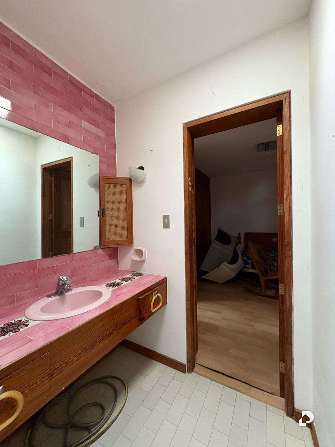 House in La Lagunita, Caracas – 23
