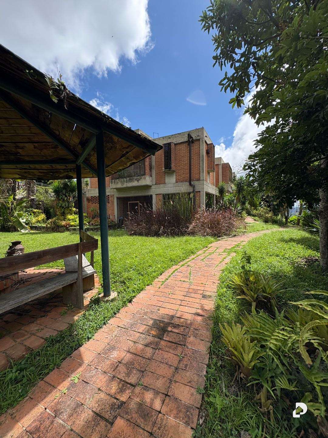 House in La Lagunita, Caracas – 2