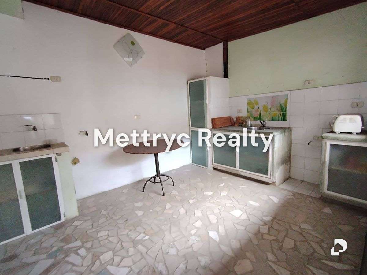 Casa en Av. Bolívar Norte, Valencia – 12
