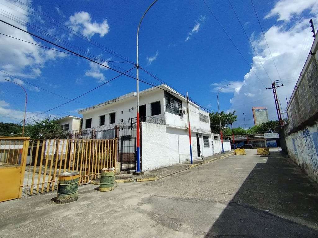 Casa en Av. Bolívar Norte, Valencia - 1