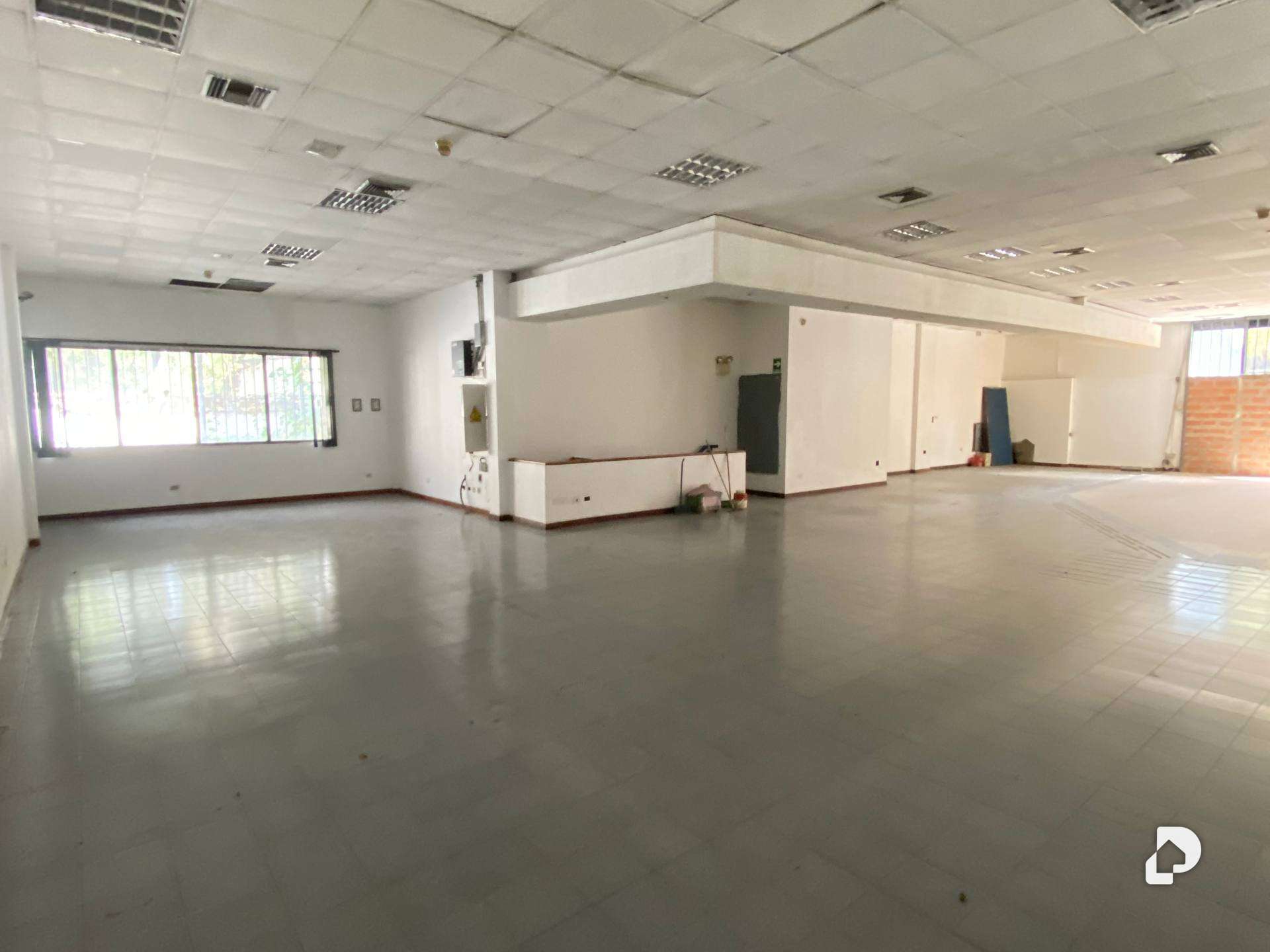 Local comercial en Los Teques – 1