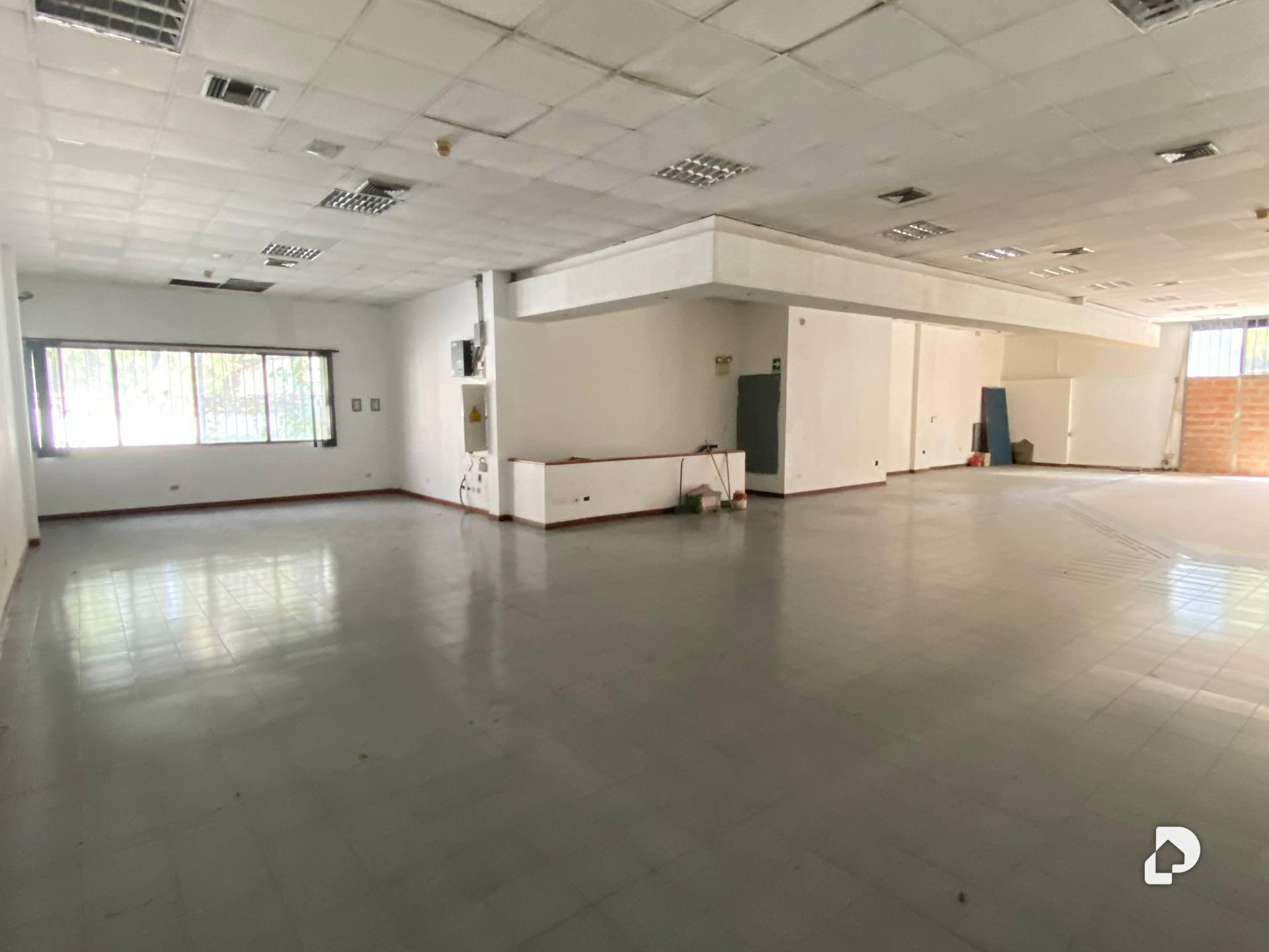 Local comercial en Los Teques – 1