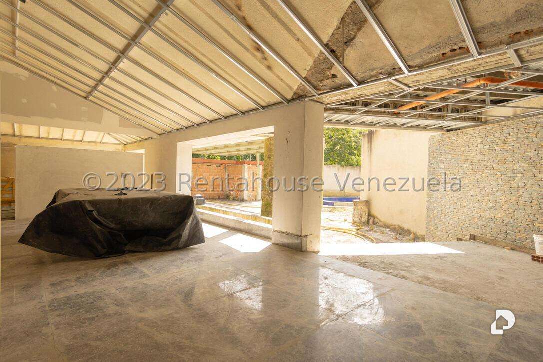 Casa en Cerro Verde, Caracas – 15