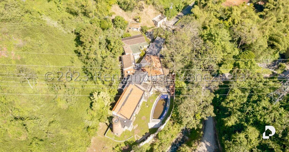 Casa en Cerro Verde, Caracas – 51