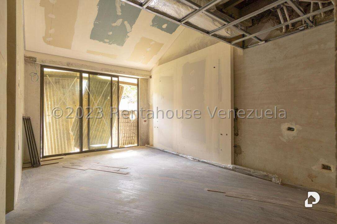Casa en Cerro Verde, Caracas – 29