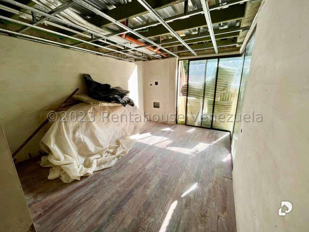 Casa en Cerro Verde, Caracas – 24