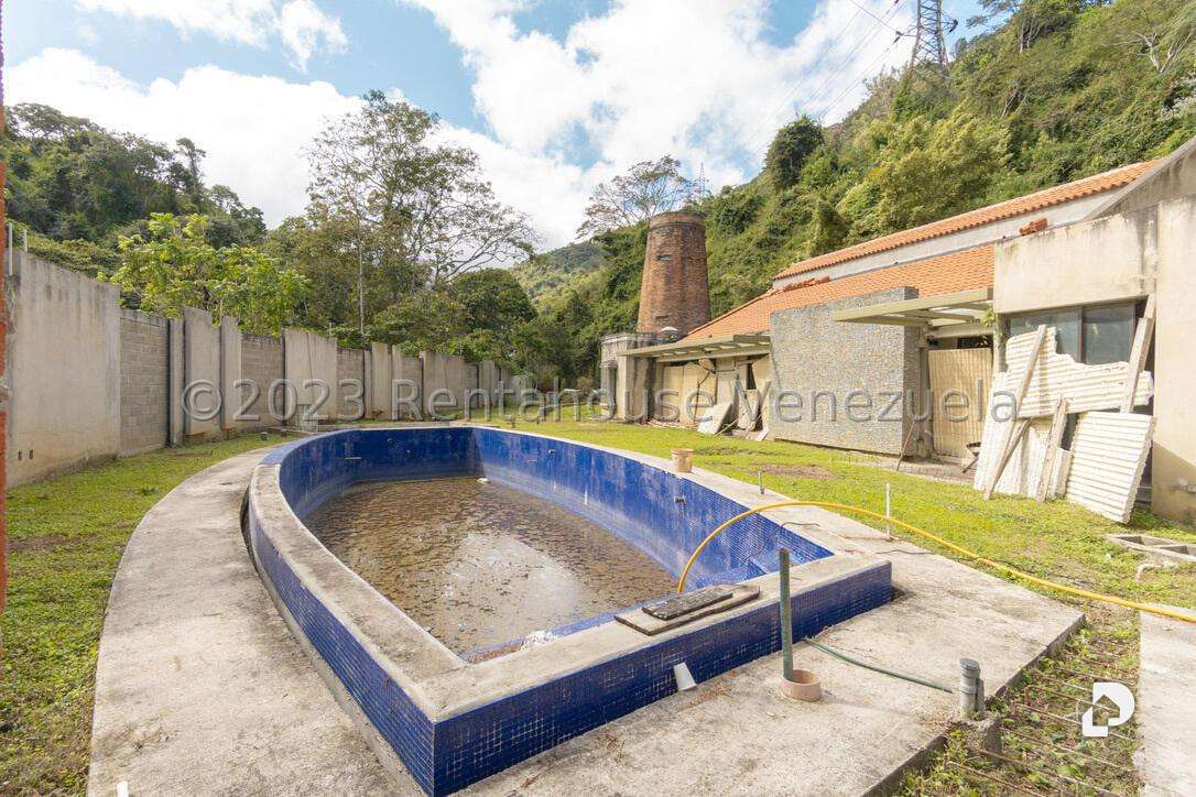 Casa en Cerro Verde, Caracas – 50